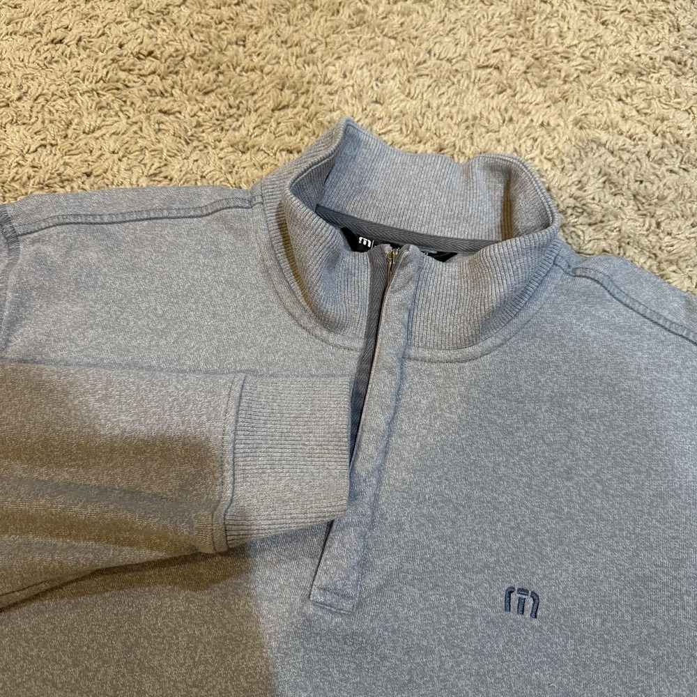 Travis Mathew Sweater Mens XL Gray 1/4 Zip Mock Neck Knit Golf Logo Pullover